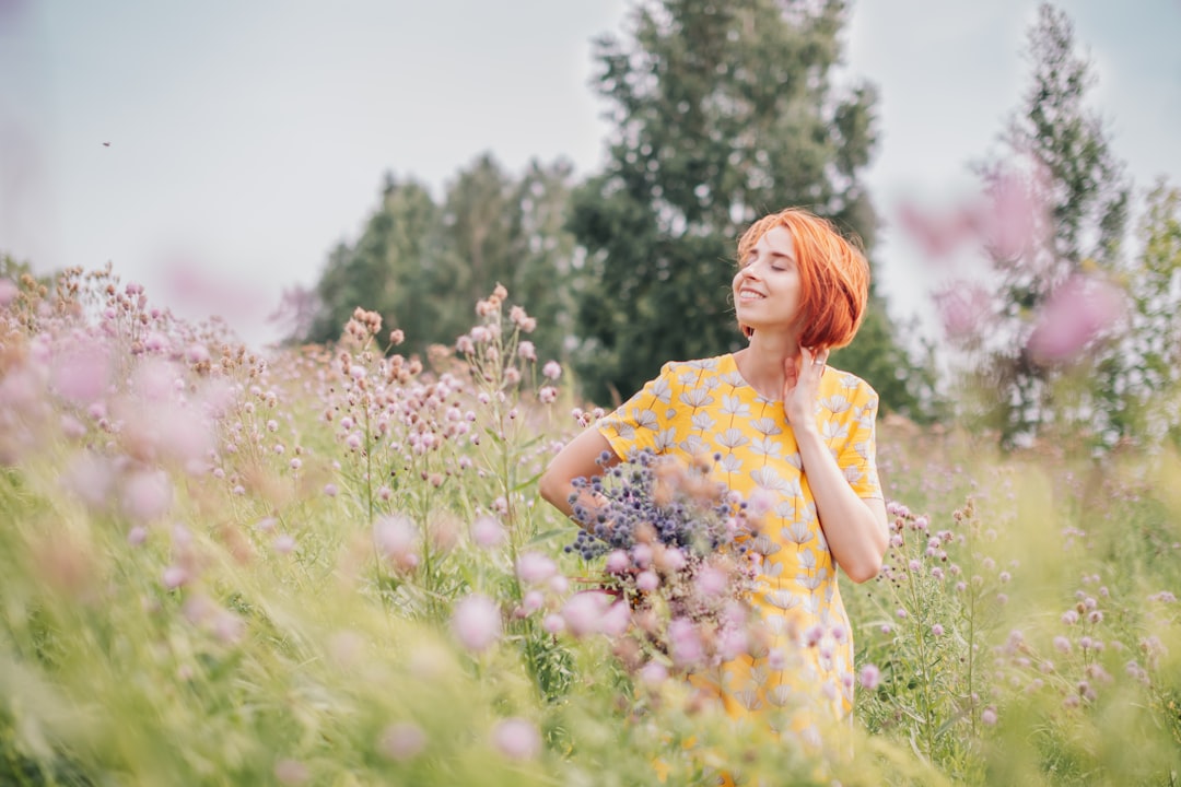Photo yellow dress