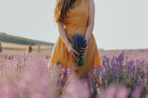 Photo yellow dress